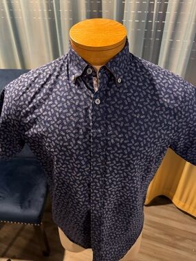 Men's Navy Button-Down Short Sleeve Shirt with Micro Paisley Print